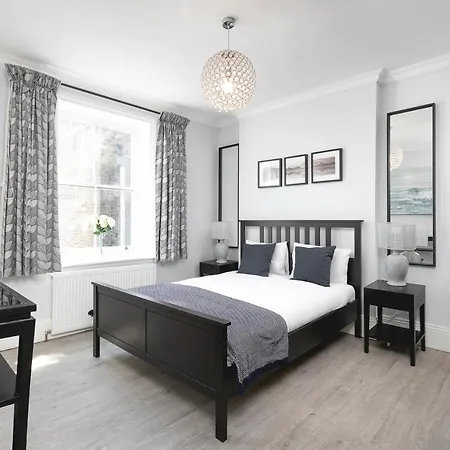 Penthousestays Notting Hill: Chic 2-Bedroom near Portobello Road